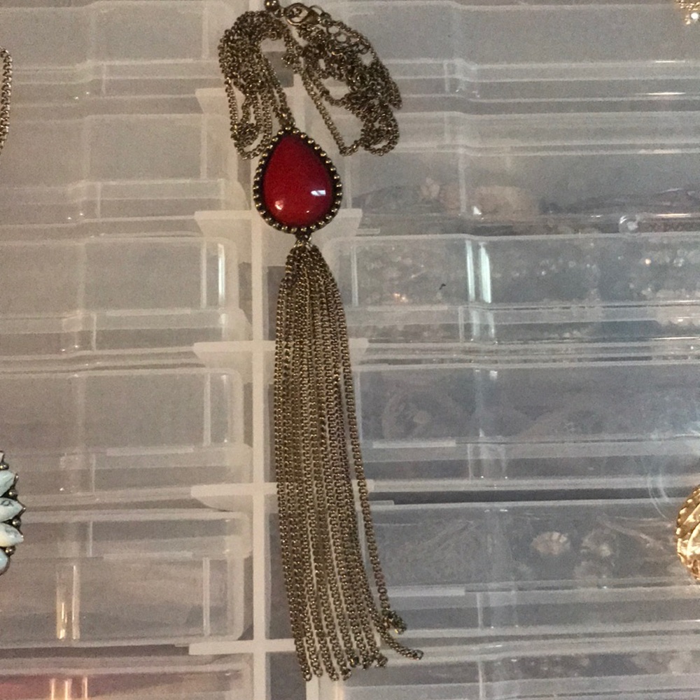 Long statement necklaces - Picture 3 of 4